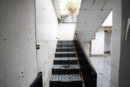 Casa para alugar com 200m², 3 quartos e 3 vagasEscada