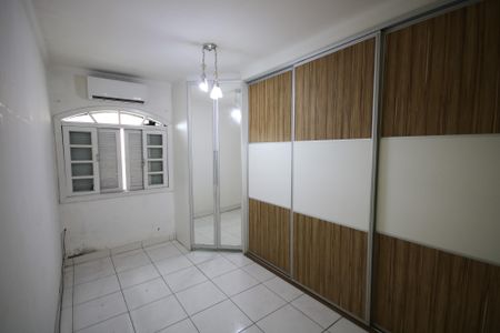 Casa para alugar com 200m², 3 quartos e 3 vagasSuíte 1