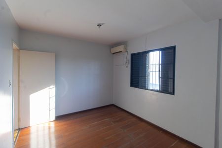 Casa à venda com 125m², 3 quartos e 5 vagas Casa à venda com 125m², 3 quartos e 5 vagasQuarto 2