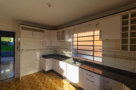 Casa à venda com 125m², 3 quartos e 5 vagas Casa à venda com 125m², 3 quartos e 5 vagasCozinha