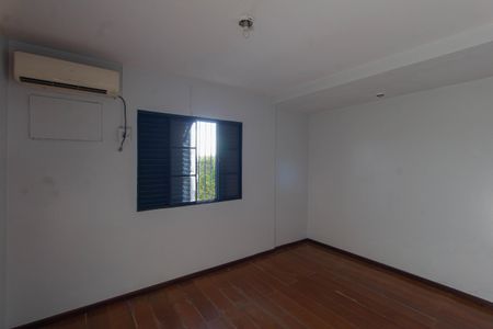 Casa à venda com 125m², 3 quartos e 5 vagas Casa à venda com 125m², 3 quartos e 5 vagasQuarto 2