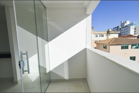 Apartamento à venda com 87m², 3 quartos e 2 vagasVaranda