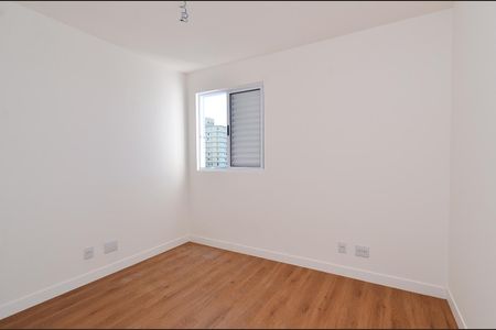 Apartamento à venda com 87m², 3 quartos e 2 vagasQuarto 2