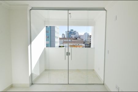 Apartamento à venda com 87m², 3 quartos e 2 vagasVaranda