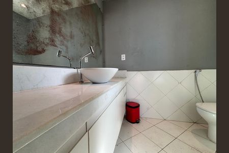 Apartamento à venda com 220m², 3 quartos e 1 vagaSuíte 1 Banheiro