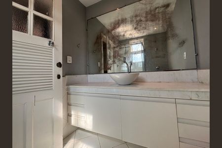 Apartamento à venda com 220m², 3 quartos e 1 vagaSuíte 1 Banheiro