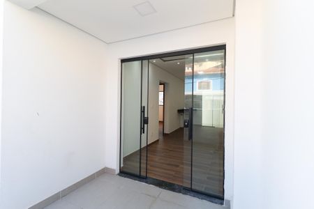 Apartamento à venda com 32m², 2 quartos e sem vagaSacada/Sala