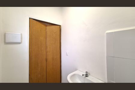 Casa para alugar com 60m², 1 quarto e sem vagaBanheiro