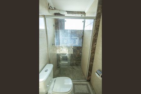 Apartamento à venda com 150m², 3 quartos e 1 vaga Apartamento à venda com 150m², 3 quartos e 1 vagaBanheiro da Suíte