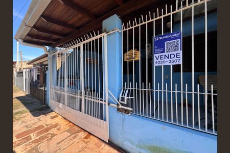 Casa à venda com 80m², 2 quartos e 1 vaga Casa à venda com 80m², 2 quartos e 1 vagaFachada