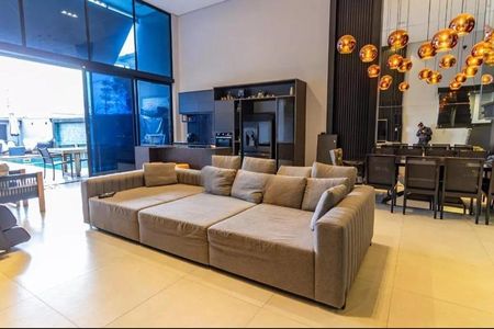 Casa à venda com 300m², 3 quartos e 4 vagas Casa à venda com 300m², 3 quartos e 4 vagasFoto 03