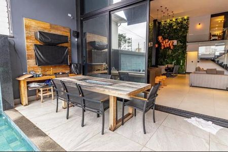 Casa à venda com 300m², 3 quartos e 4 vagas Casa à venda com 300m², 3 quartos e 4 vagasFoto 15