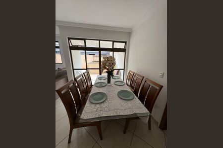 Apartamento para alugar com 220m², 4 quartos e 3 vagas Apartamento para alugar com 220m², 4 quartos e 3 vagasSala de Jantar