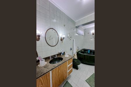 Casa à venda com 186m², 3 quartos e 4 vagasBanheiro da Suíte