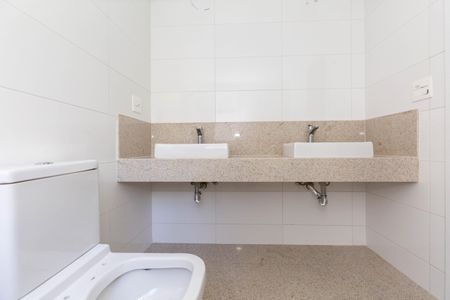 Apartamento à venda com 134m², 4 quartos e 3 vagasBanheiro Suíte 2