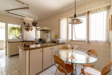 Apartamento à venda com 160m², 3 quartos e 2 vagas Apartamento à venda com 160m², 3 quartos e 2 vagasCozinha