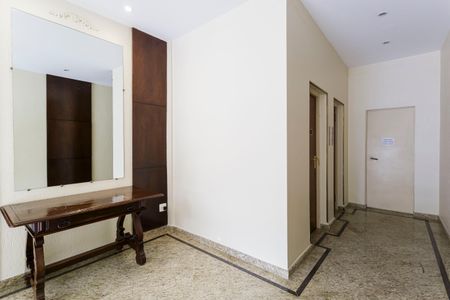 Apartamento à venda com 134m², 3 quartos e 1 vaga Apartamento à venda com 134m², 3 quartos e 1 vagaHall social