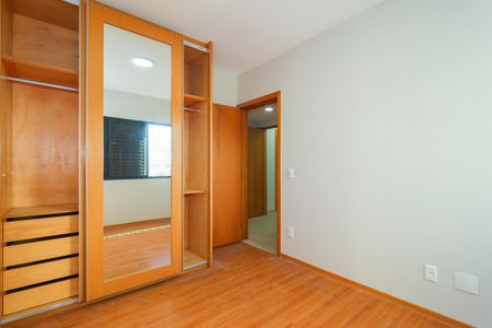 Apartamento para alugar com 109m², 3 quartos e 2 vagasQuarto 2