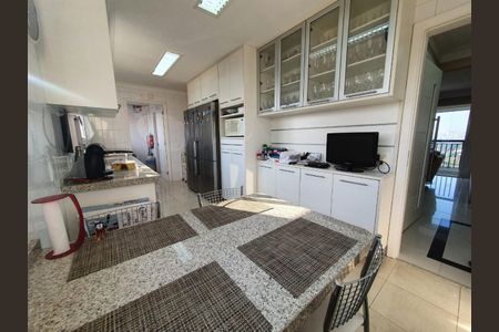 Apartamento à venda com 170m², 3 quartos e 3 vagasFoto 01