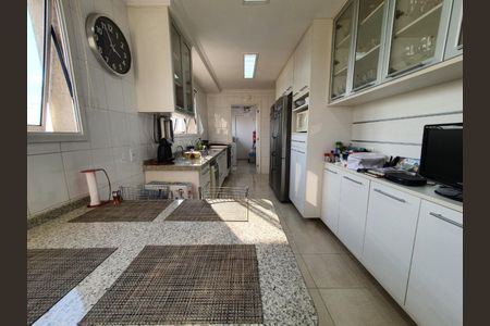 Apartamento à venda com 170m², 3 quartos e 3 vagasFoto 01