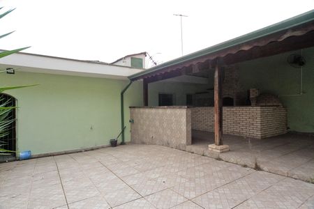 Casa para alugar com 99m², 2 quartos e 1 vagaÁrea externa