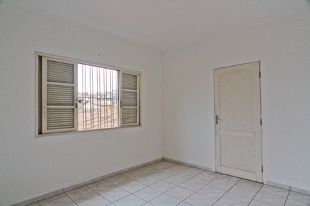 Casa para alugar com 99m², 2 quartos e 1 vagaQuarto 1