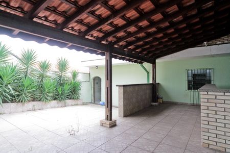 Casa para alugar com 99m², 2 quartos e 1 vagaÁrea externa