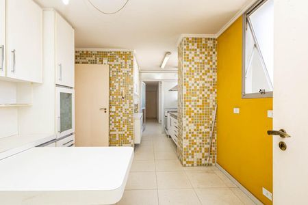 Apartamento à venda com 280m², 2 quartos e 3 vagasCozinha