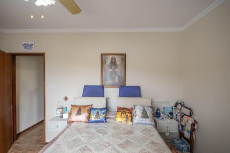 Casa à venda com 260m², 3 quartos e 2 vagasSuíte