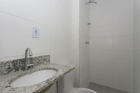 Apartamento à venda com 38m², 2 quartos e sem vaga Apartamento à venda com 38m², 2 quartos e sem vagaBanheiro
