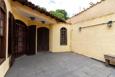Casa para alugar com 220m², 3 quartos e 3 vagasQuintal
