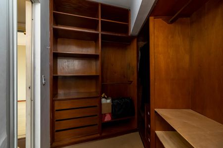 Casa para alugar com 220m², 3 quartos e 3 vagasCloset da Suíte 1