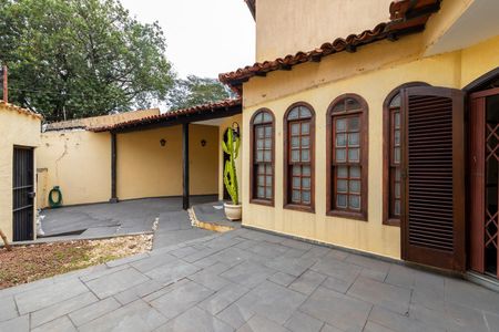 Casa para alugar com 220m², 3 quartos e 3 vagasQuintal