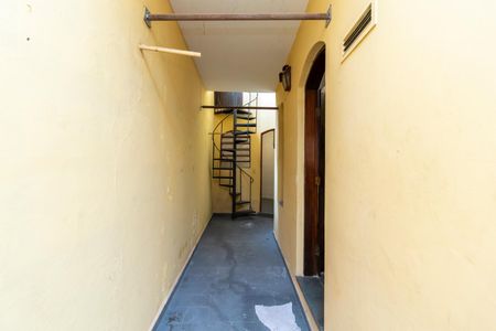 Casa para alugar com 220m², 3 quartos e 3 vagasCorredor Lateral