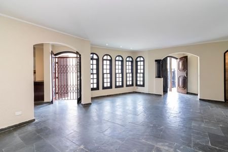 Casa para alugar com 220m², 3 quartos e 3 vagasSala