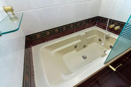 Casa para alugar com 220m², 3 quartos e 3 vagasBanheiro da Suíte 1