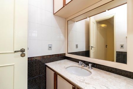 Casa para alugar com 220m², 3 quartos e 3 vagasBanheiro da Suíte 2