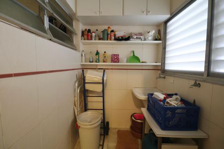 Apartamento para alugar com 300m², 3 quartos e 1 vagaÁrea de Serviço