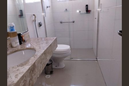 Casa à venda com 180m², 4 quartos e 3 vagas