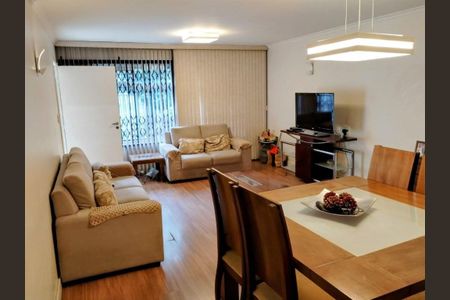 Casa à venda com 4 quartos, 180m² em Vila Paiva, São Paulo