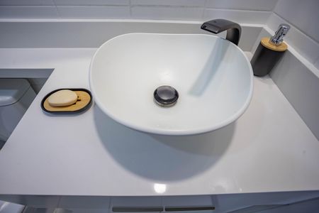 Apartamento à venda com 43m², 2 quartos e 1 vaga Apartamento à venda com 43m², 2 quartos e 1 vagaBanheiro Social