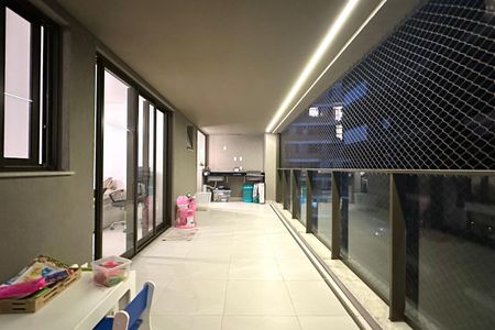 Apartamento à venda com 138m², 3 quartos e 2 vagas Apartamento à venda com 138m², 3 quartos e 2 vagasVaranda