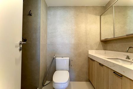 Apartamento à venda com 138m², 3 quartos e 2 vagas Apartamento à venda com 138m², 3 quartos e 2 vagasBanheiro social