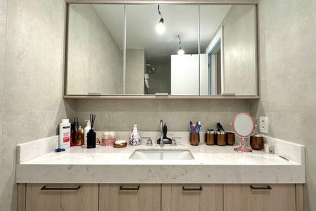 Apartamento à venda com 138m², 3 quartos e 2 vagas Apartamento à venda com 138m², 3 quartos e 2 vagasBanheiro da Suíte