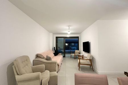 Apartamento à venda com 138m², 3 quartos e 2 vagas Apartamento à venda com 138m², 3 quartos e 2 vagasSala