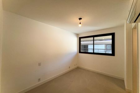 Apartamento à venda com 138m², 3 quartos e 2 vagas Apartamento à venda com 138m², 3 quartos e 2 vagasSuíte