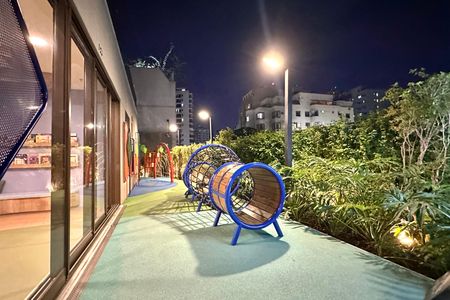 Apartamento à venda com 138m², 3 quartos e 2 vagas Apartamento à venda com 138m², 3 quartos e 2 vagasÁrea comum - Playground