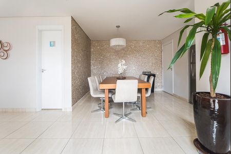 Apartamento à venda com 71m², 2 quartos e 1 vagaÁrea comum