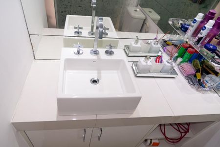Apartamento à venda com 80m², 3 quartos e 2 vagas Apartamento à venda com 80m², 3 quartos e 2 vagasBanheiro Quarto 3 - Suíte