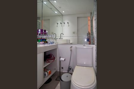 Apartamento à venda com 80m², 3 quartos e 2 vagas Apartamento à venda com 80m², 3 quartos e 2 vagasBanheiro Quarto 3 - Suíte